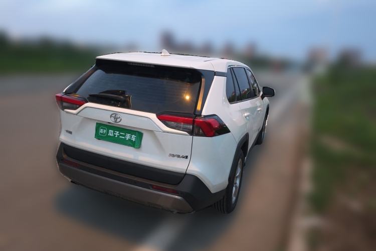 Used Toyota RAV4 2020 2.0L CVT Two-Wheel Drive Fashion Edition Rear Right 45 Deg