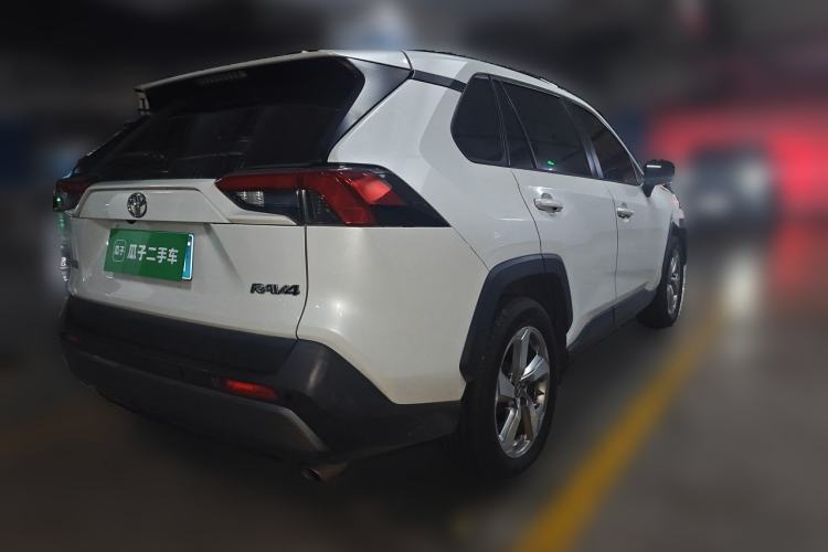 Used Toyota RAV4 2020 2.0L CVT Two-Wheel Drive Fashion Edition Rear Right 45 Deg