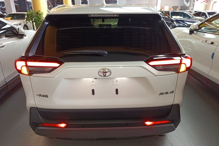 Used Toyota RAV4 2020 2.0L CVT Two-Wheel Drive Fashion Edition Rear