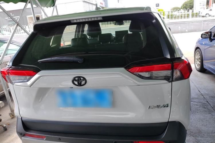 Used Toyota RAV4 2020 2.0L CVT Two-Wheel Drive Fashion Edition Rear