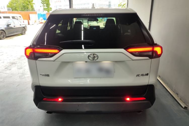Used Toyota RAV4 2020 2.0L CVT Two-Wheel Drive Fashion Edition Rear