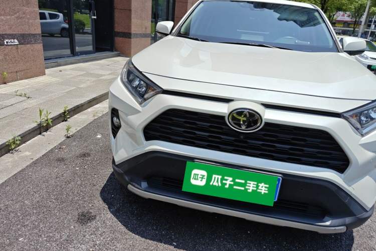 Used Toyota RAV4 2020 2.0L CVT Two-Wheel Drive Fashion PLUS Edition Right Front Headlight