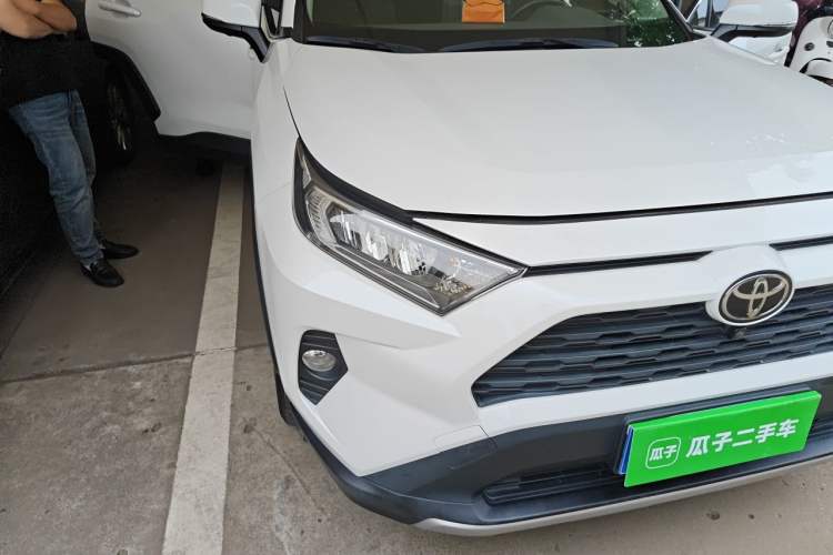 Used Toyota RAV4 2020 2.0L CVT Two-Wheel Drive Fashion Edition Right Front Headlight
