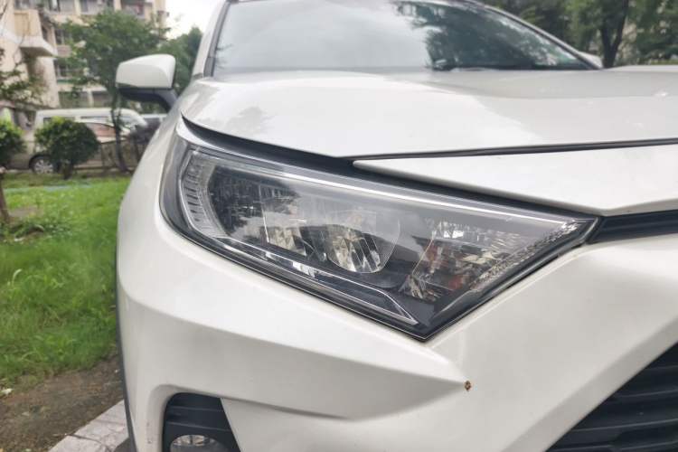 Used Toyota RAV4 2020 2.0L CVT Two-Wheel Drive Fashion PLUS Edition Right Front Headlight