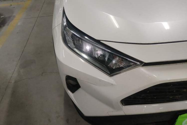 Used Toyota RAV4 2020 2.0L CVT 4x4 Style PLUS Edition Right Front Headlight