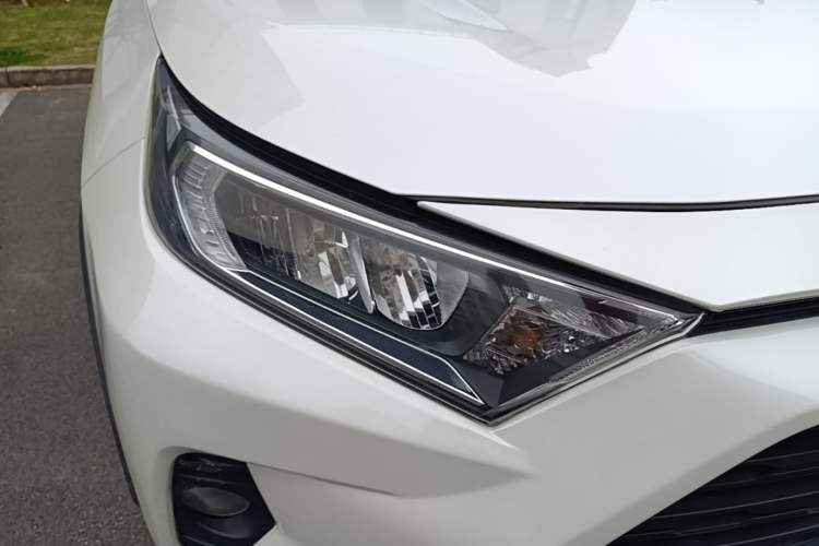 Used Toyota RAV4 2020 2.0L CVT Two-Wheel Drive Fashion PLUS Edition Right Front Headlight