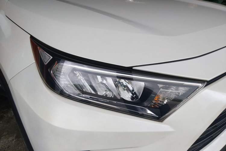 Used Toyota RAV4 2020 2.0L CVT Two-Wheel Drive Urban Edition Right Front Headlight