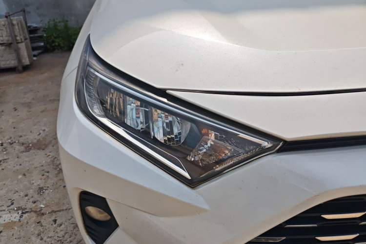 Used Toyota RAV4 2020 2.0L CVT Two-Wheel Drive Fashion Edition Right Front Headlight