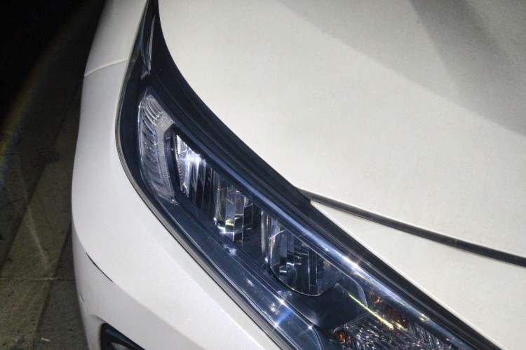 Used Toyota RAV4 2020 Dual-Engine 2.5L E-CVT Four-Wheel Drive Elite Edition Right Front Headlight