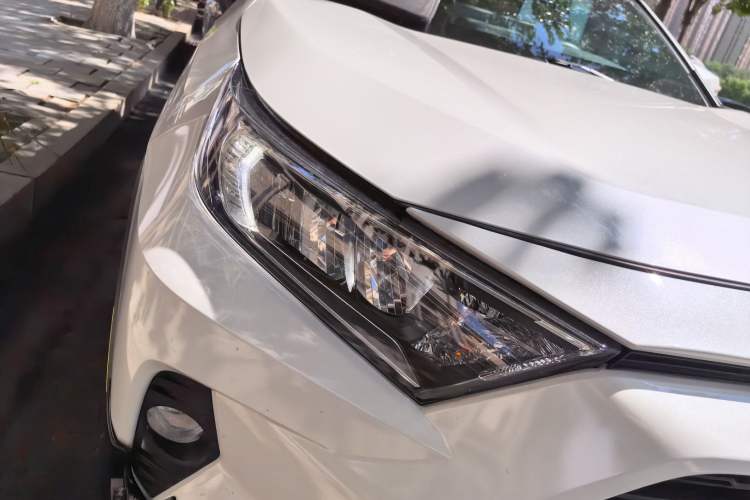 Used Toyota RAV4 2020 2.0L CVT Two-Wheel Drive Fashion PLUS Edition Right Front Headlight