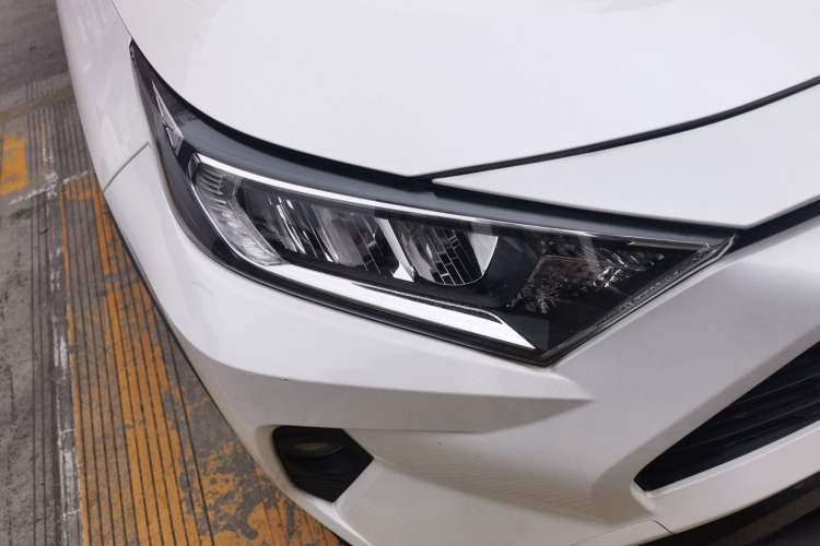 Used Toyota RAV4 2020 2.0L CVT Two-Wheel Drive Fashion Edition Right Front Headlight