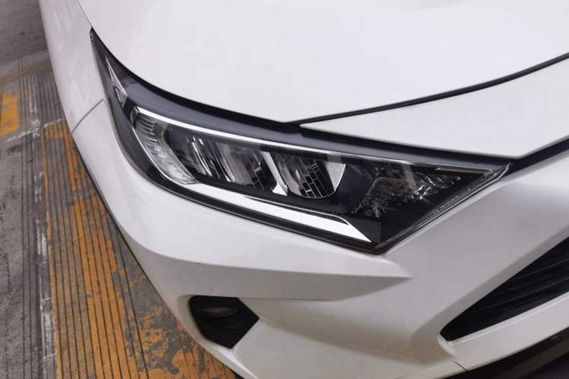 Used Toyota RAV4 2020 2.0L CVT Two-Wheel Drive Fashion Edition Right Front Headlight