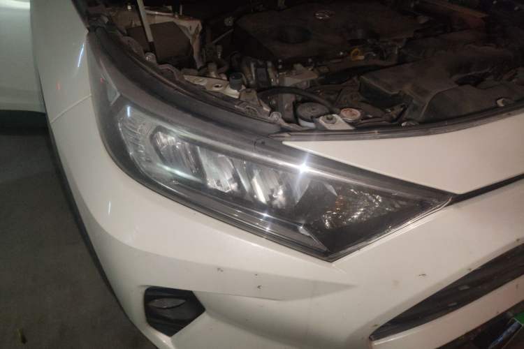 Used Toyota RAV4 2020 2.0L CVT Two-Wheel Drive Fashion PLUS Edition Right Front Headlight