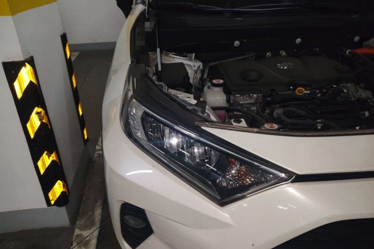 Used Toyota RAV4 2020 Dual-Engine 2.5L E-CVT Four-Wheel Drive Elite Edition Right Front Headlight