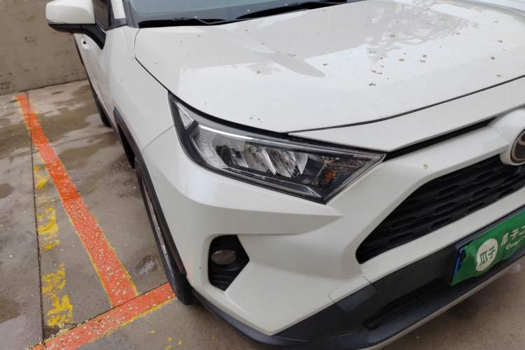 Used Toyota RAV4 2020 2.0L CVT Two-Wheel Drive Fashion Edition Right Front Headlight