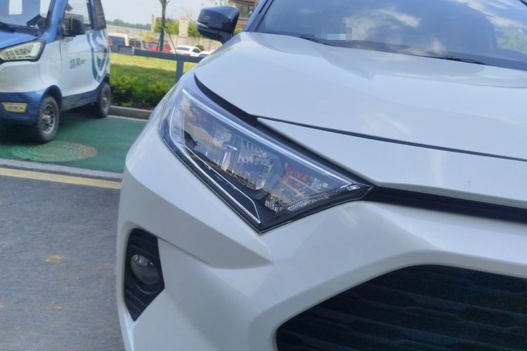 Used Toyota RAV4 2020 Dual-Engine 2.5L E-CVT Two-Wheel Drive Elite Edition Right Front Headlight