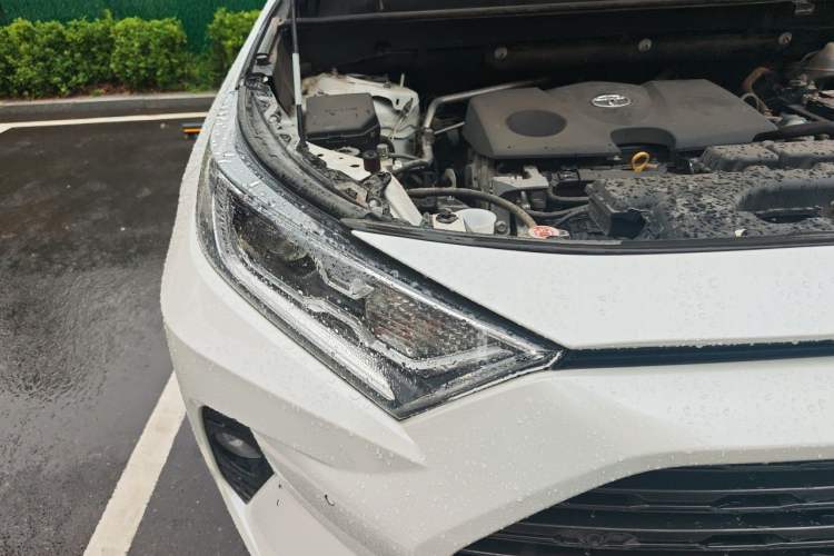 Used Toyota RAV4 2020 2.0L CVT Two-Wheel Drive Prestige Edition Right Front Headlight