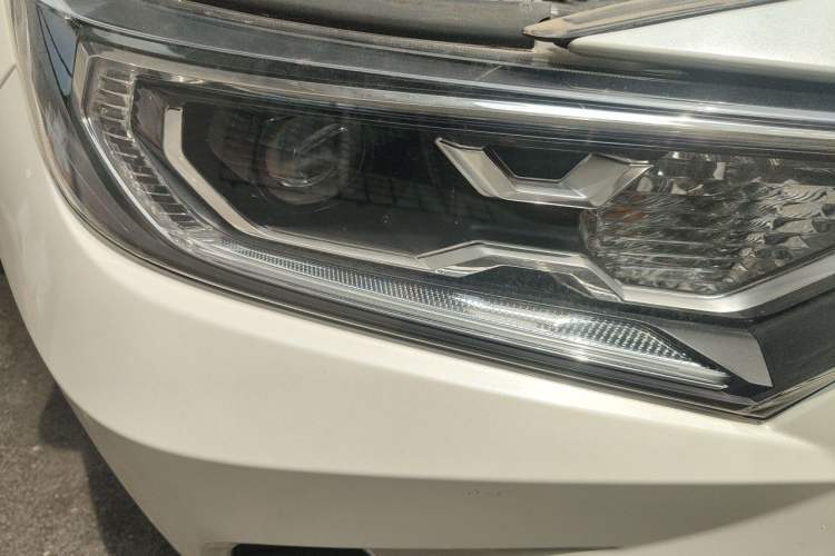 Used Toyota RAV4 2020 2.0L CVT Two-Wheel Drive Prestige Edition Right Front Headlight