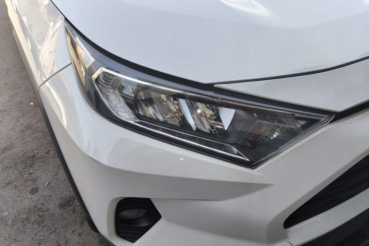 Used Toyota RAV4 2020 2.0L CVT Two-Wheel Drive Fashion Edition Right Front Headlight