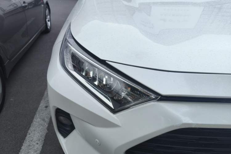 Used Toyota RAV4 2020 Dual-Engine 2.5L E-CVT 4x4 Elite PLUS Edition Right Front Headlight