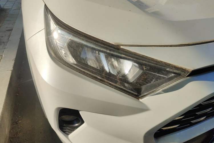 Used Toyota RAV4 2020 2.0L CVT Two-Wheel Drive Urban Edition Right Front Headlight