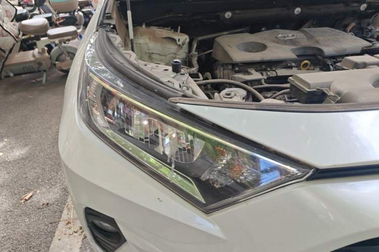 Used Toyota RAV4 2020 2.0L CVT Two-Wheel Drive Fashion Edition Right Front Headlight