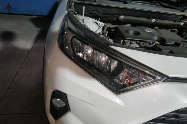 Used Toyota RAV4 2020 2.0L CVT Two-Wheel Drive Fashion Edition Right Front Headlight