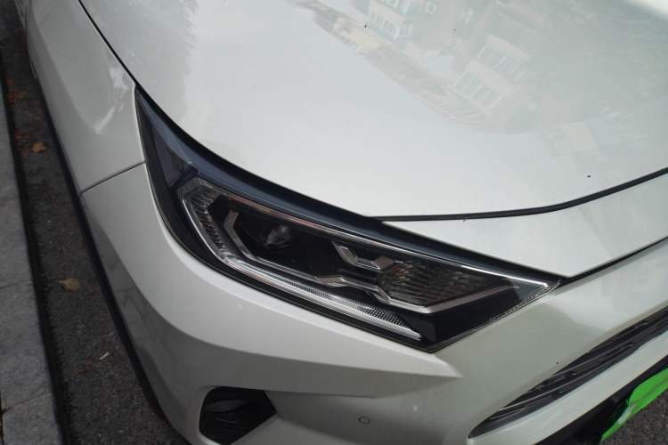 Used Toyota RAV4 2020 2.0L CVT Two-Wheel Drive Prestige Edition Right Front Headlight