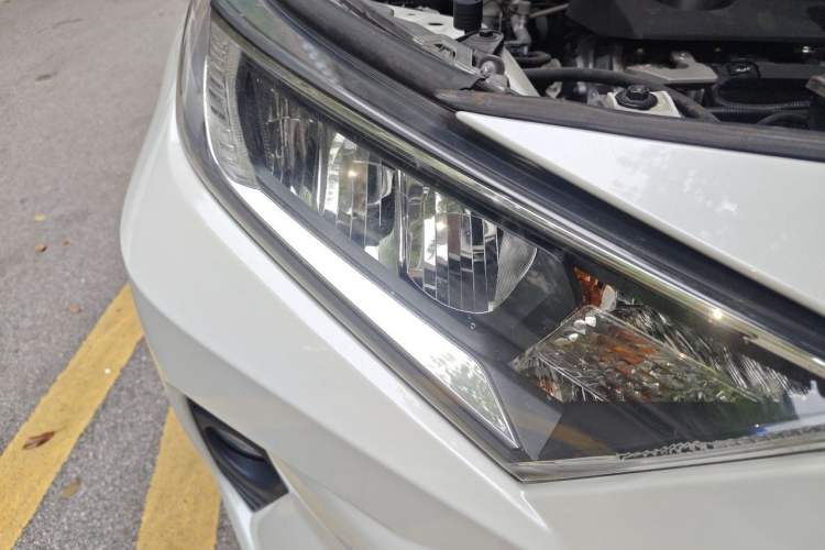 Used Toyota RAV4 2020 2.0L CVT Two-Wheel Drive Fashion PLUS Edition Right Front Headlight