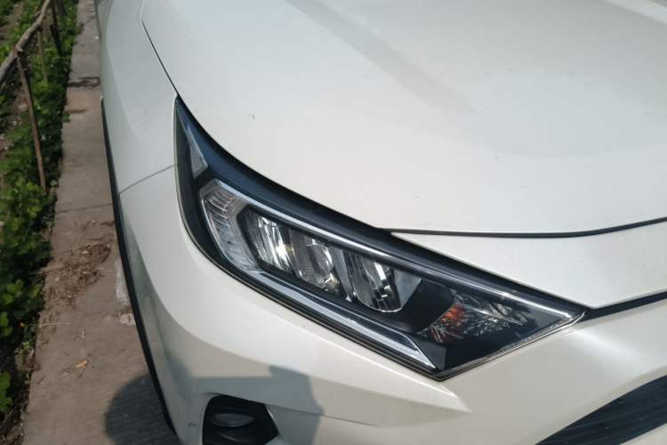 Used Toyota RAV4 2020 2.0L CVT Two-Wheel Drive Fashion Edition Right Front Headlight
