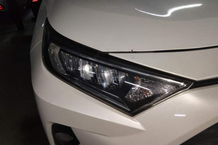 Used Toyota RAV4 2020 2.0L CVT Two-Wheel Drive Fashion Edition Right Front Headlight