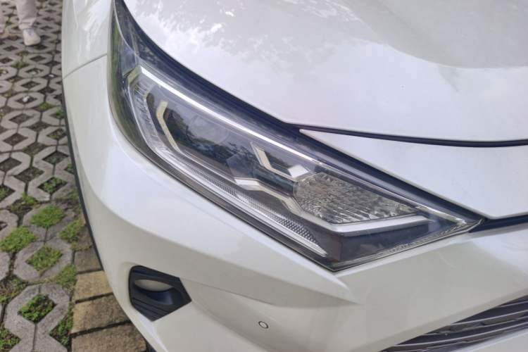 Used Toyota RAV4 2020 2.0L CVT Four-Wheel Drive Prestige Edition Right Front Headlight