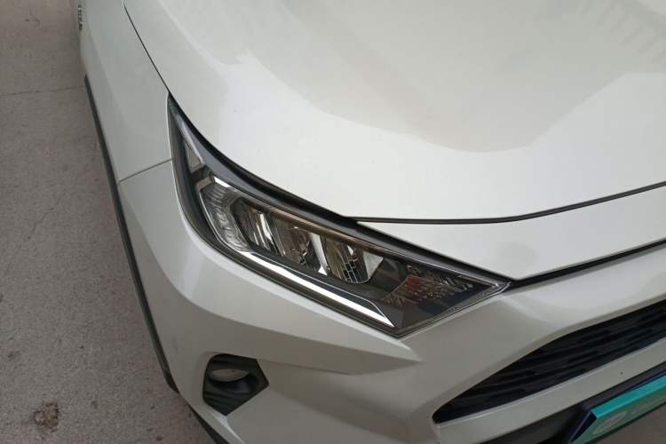 Used Toyota RAV4 2020 Dual-Engine 2.5L E-CVT Four-Wheel Drive Elite Edition Right Front Headlight