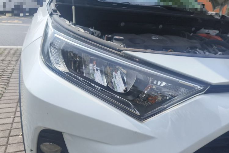 Used Toyota RAV4 2020 Dual-Engine 2.5L E-CVT Four-Wheel Drive Elite Edition Right Front Headlight