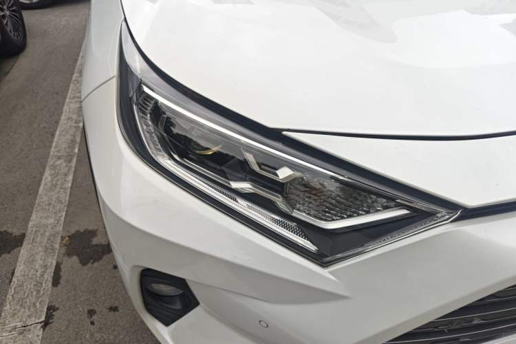 Used Toyota RAV4 2020 2.0L CVT Four-Wheel Drive Prestige Edition Right Front Headlight