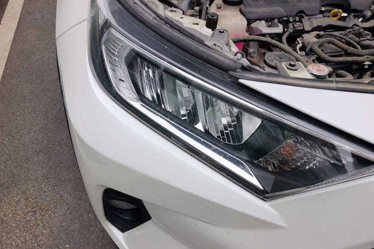 Used Toyota RAV4 2020 Dual-Engine 2.5L E-CVT Two-Wheel Drive Elite Edition Right Front Headlight