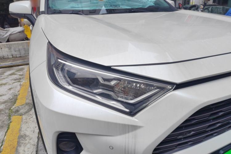 Used Toyota RAV4 2020 2.0L CVT Two-Wheel Drive Prestige Edition Right Front Headlight