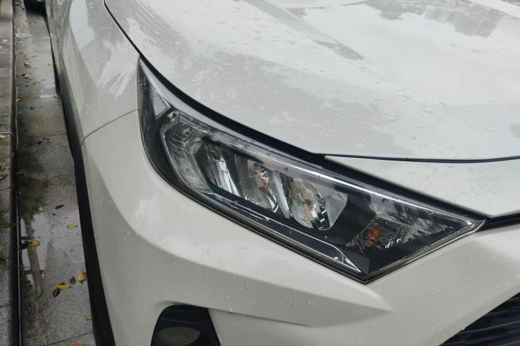 Used Toyota RAV4 2020 2.0L CVT Two-Wheel Drive Fashion Edition Right Front Headlight