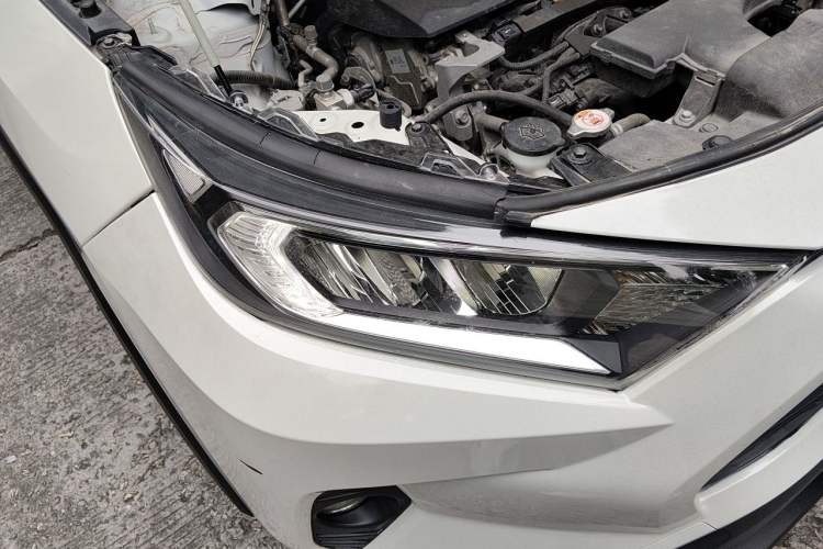 Used Toyota RAV4 2020 2.0L CVT Two-Wheel Drive Urban Edition Right Front Headlight