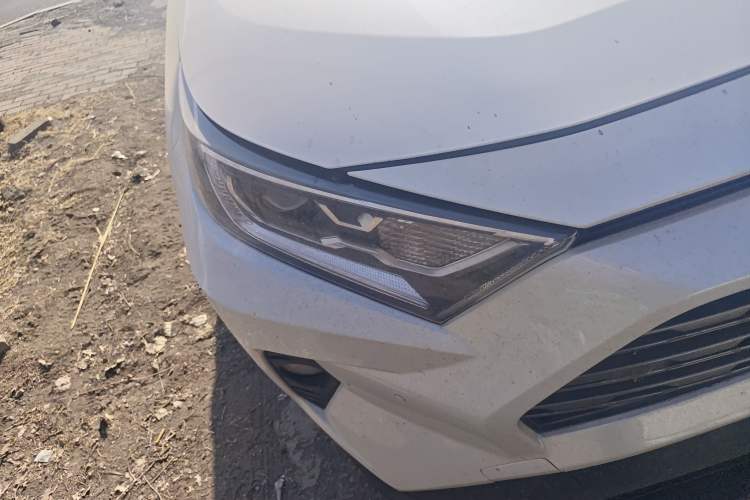 Used Toyota RAV4 2020 2.0L CVT Two-Wheel Drive Prestige Edition Right Front Headlight