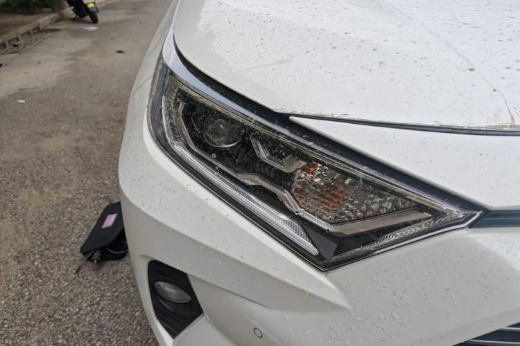Used Toyota RAV4 2020 2.0L CVT Two-Wheel Drive Prestige Edition Right Front Headlight