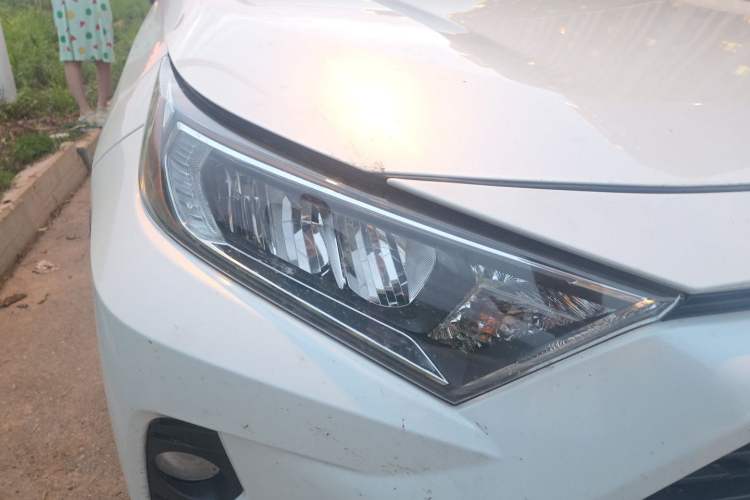 Used Toyota RAV4 2020 2.0L CVT Two-Wheel Drive Fashion Edition Right Front Headlight