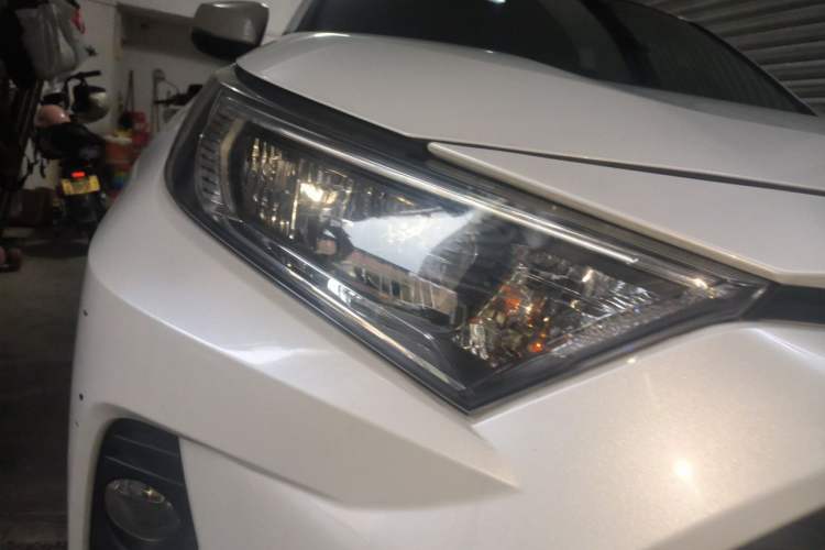 Used Toyota RAV4 2020 2.0L CVT 4x4 Trend Edition Right Front Headlight