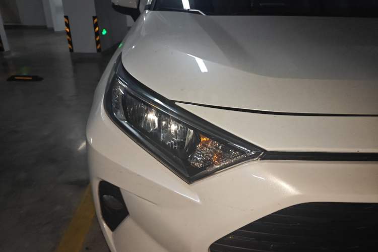 Used Toyota RAV4 2020 2.0L CVT Two-Wheel Drive Fashion Edition Right Front Headlight