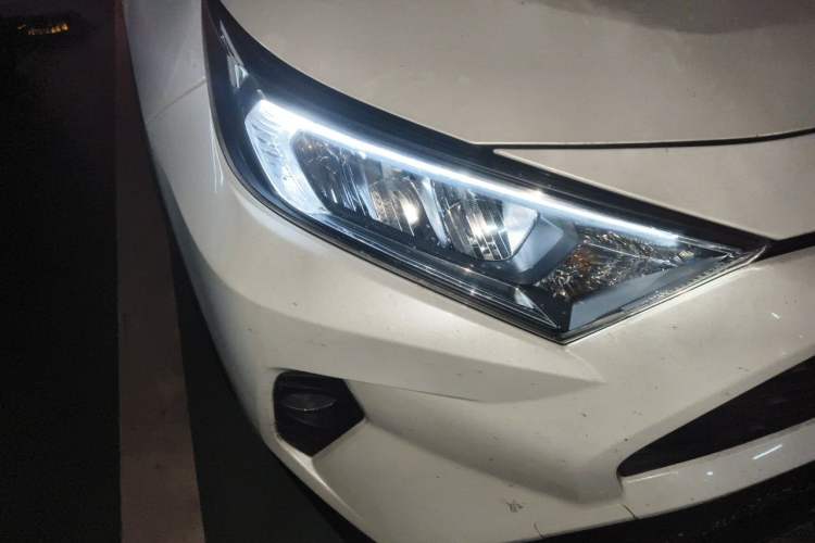Used Toyota RAV4 2020 2.0L CVT Two-Wheel Drive Fashion PLUS Edition Right Front Headlight