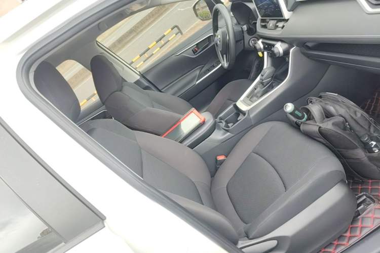Used Toyota RAV4 2020 2.0L CVT Two-Wheel Drive Urban Edition Right Front Seat