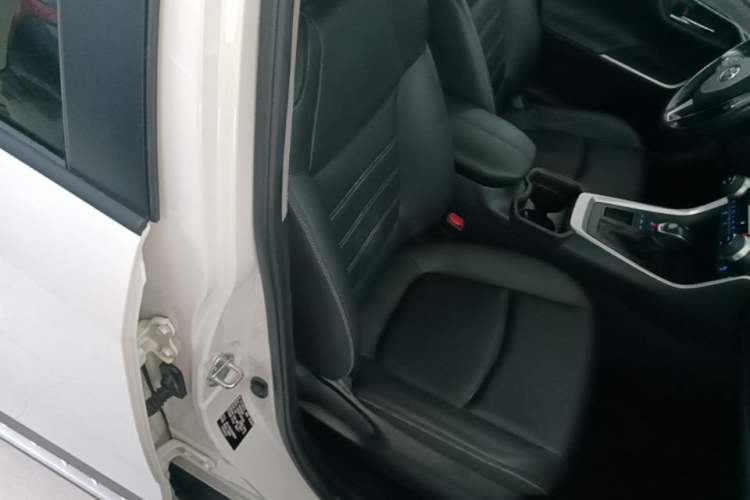 Used Toyota RAV4 2020 2.0L CVT Two-Wheel Drive Fashion PLUS Edition Right Front Seat