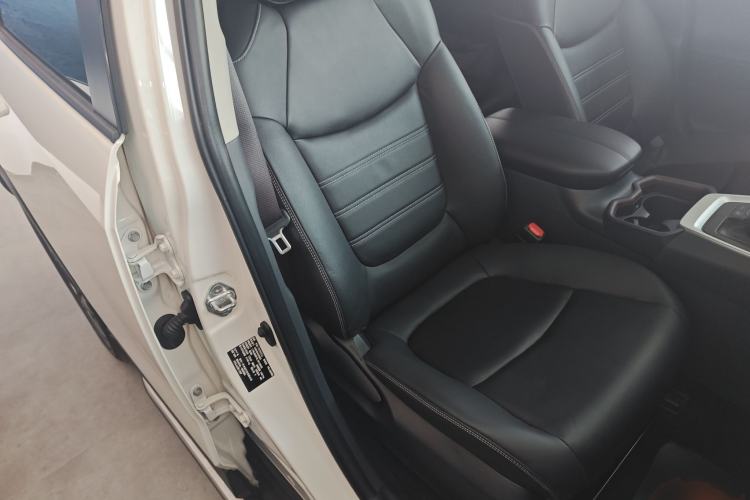 Used Toyota RAV4 2020 2.0L CVT Four-Wheel Drive Prestige Edition Right Front Seat