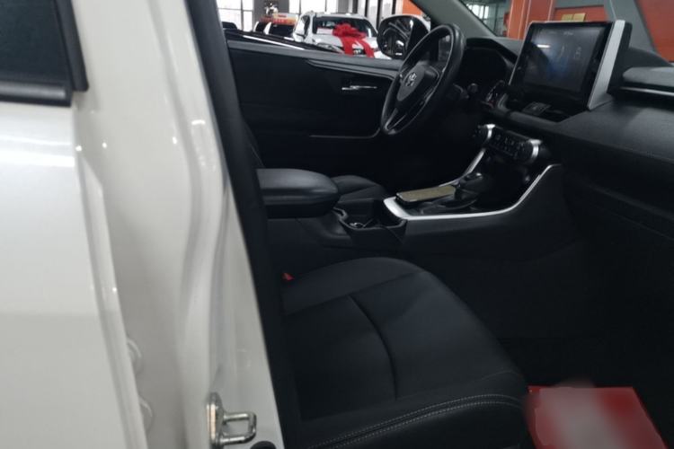 Used Toyota RAV4 2020 2.0L CVT Two-Wheel Drive Fashion Edition Right Front Seat