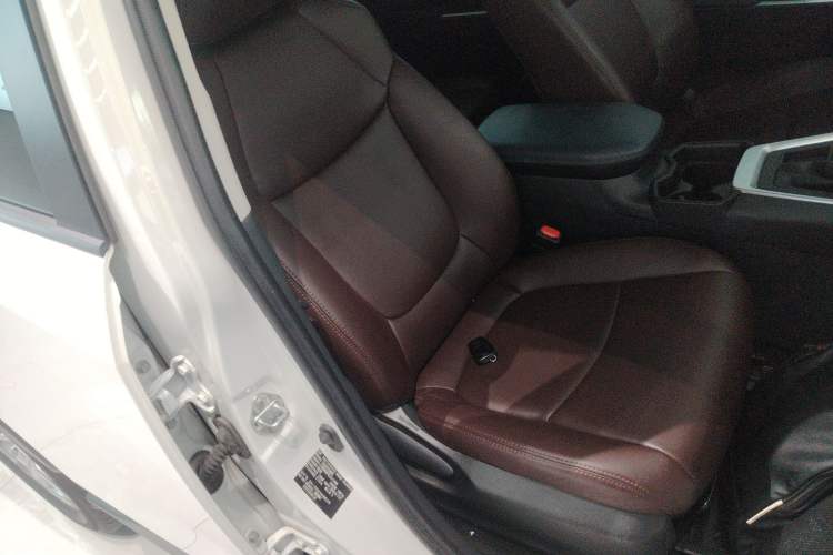 Used Toyota RAV4 2020 2.0L CVT Two-Wheel Drive Fashion Edition Right Front Seat